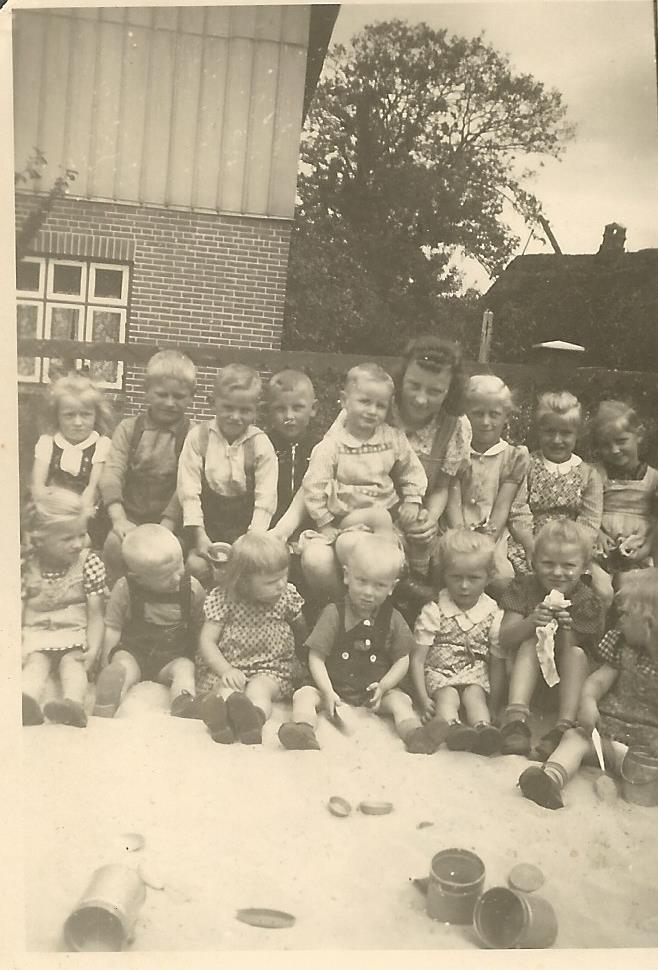 Kindergarten Anfang 1940