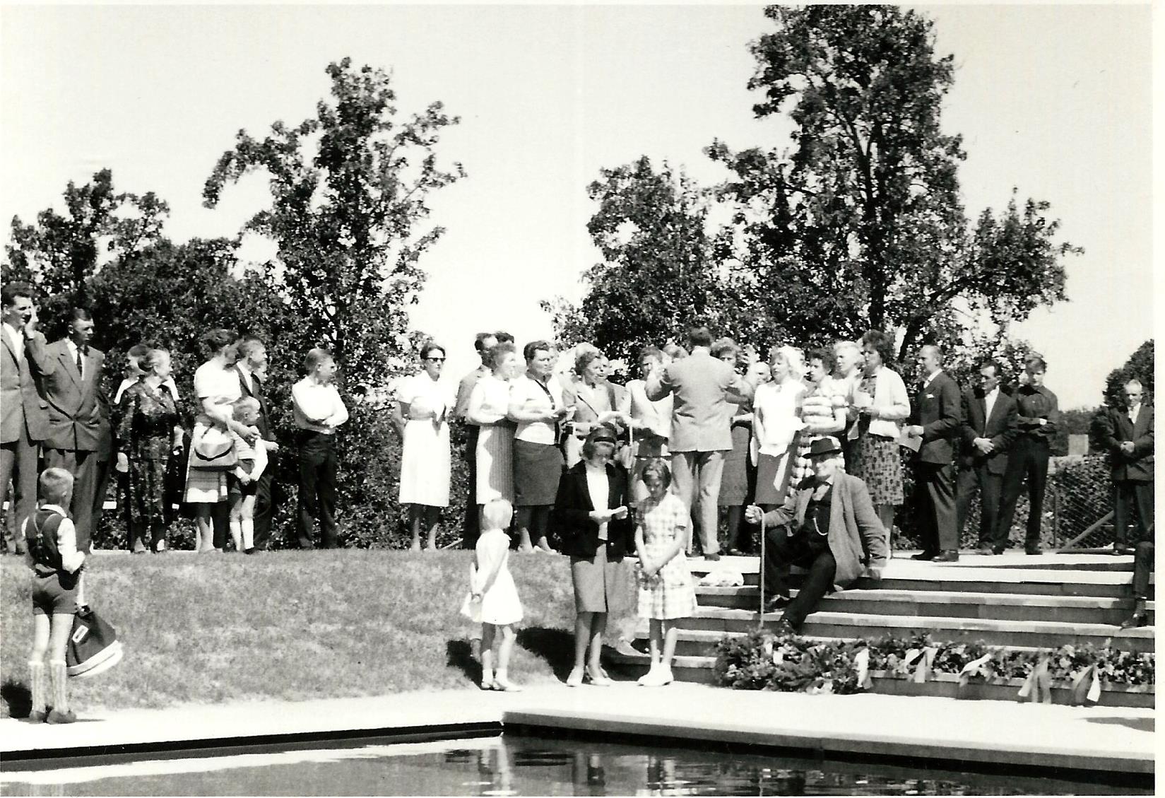 Kontrast Schwimmbad Eröffnung 1965