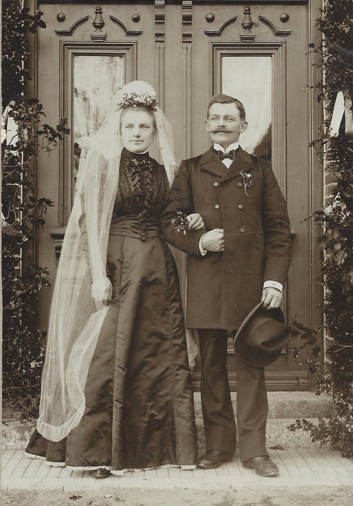 Hochzeitsbild 1906 Hans u Margareta Martens