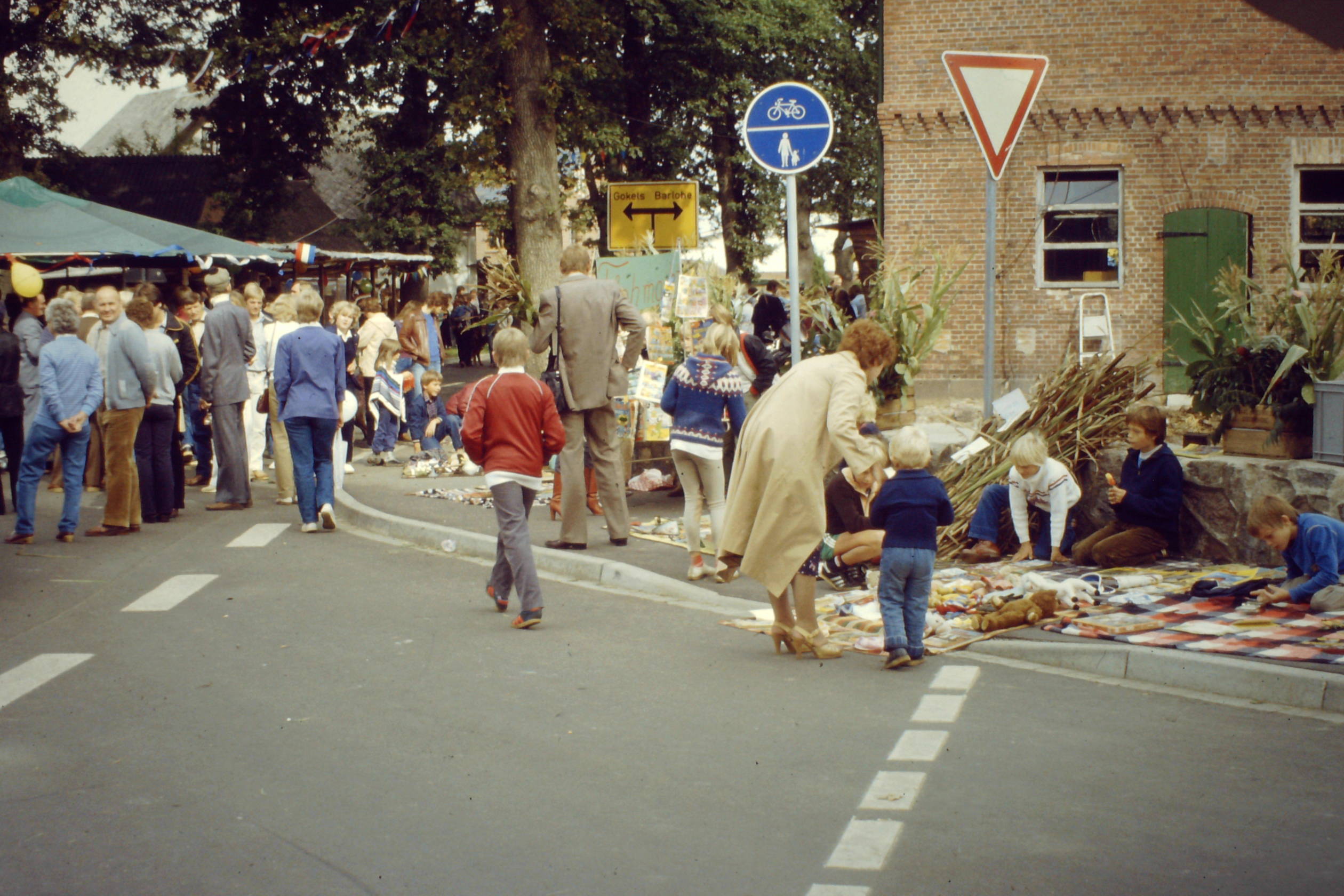 Straßenfest 1982 Flohmarkt 1